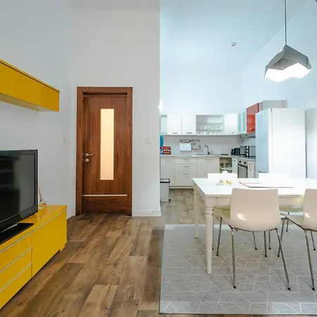 St Two Bedroom La Valette